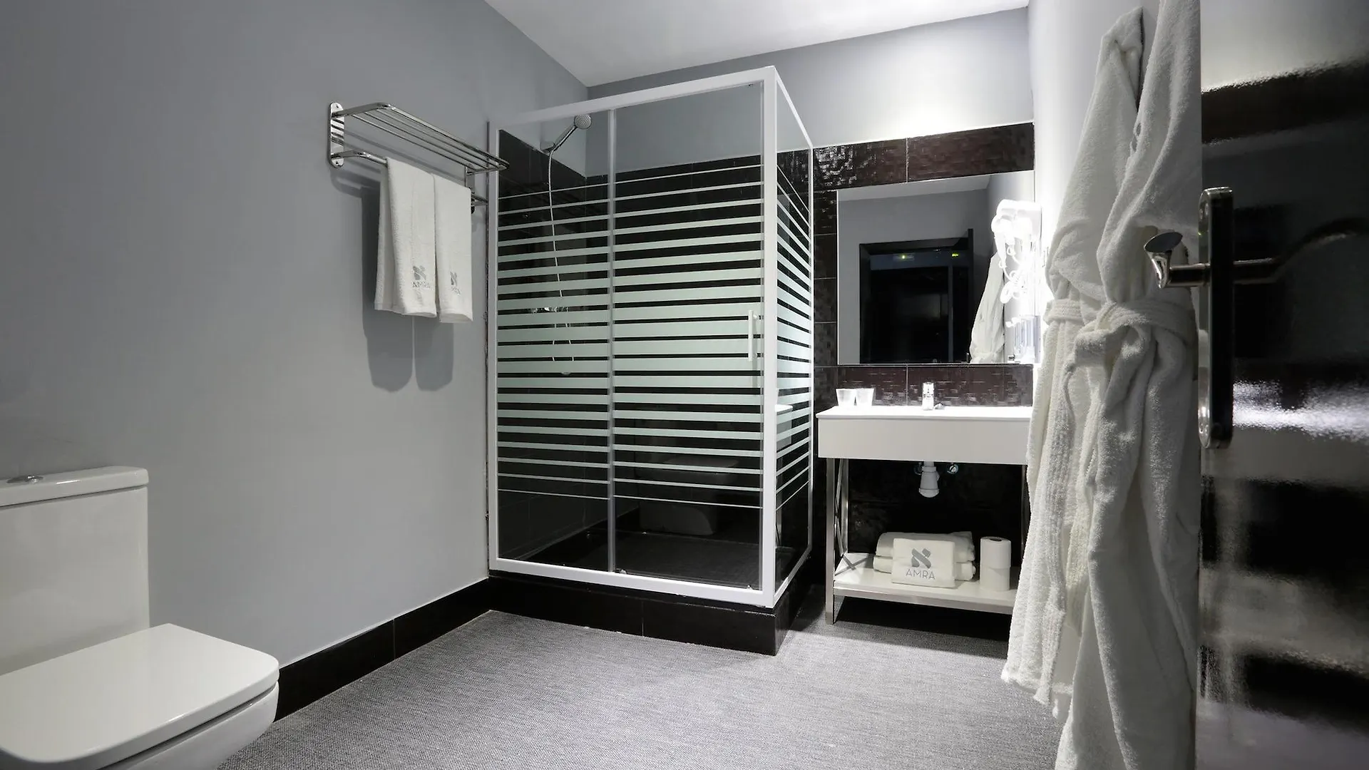 Amra Barcelona Gran Via Guest House 2*,  Spain