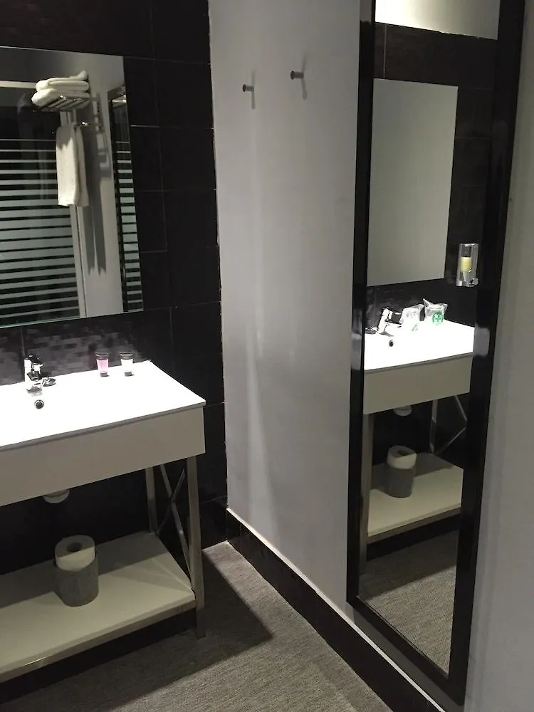 Amra Barcelona Gran Via Guest House 2*,
