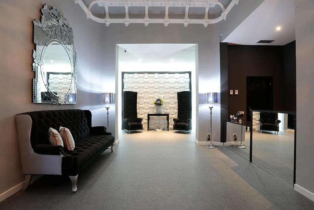 Amra Barcelona Gran Via Guest House