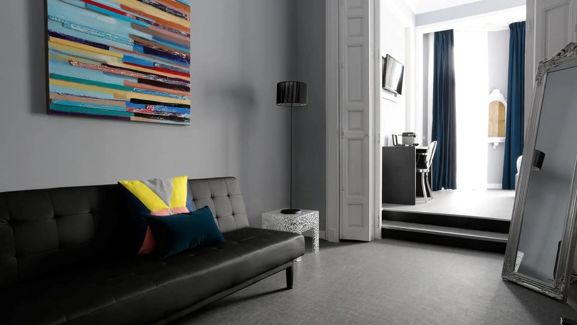 Amra Barcelona Gran Via Guest House