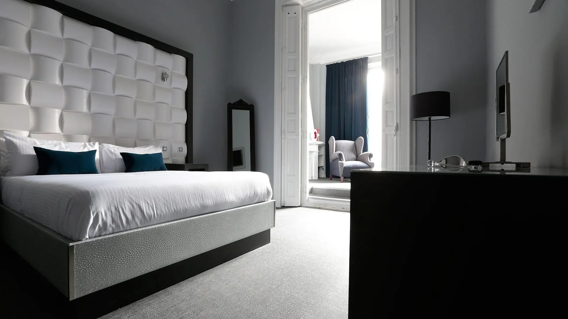 Amra Barcelona Gran Via Otel 2*,  İspanya