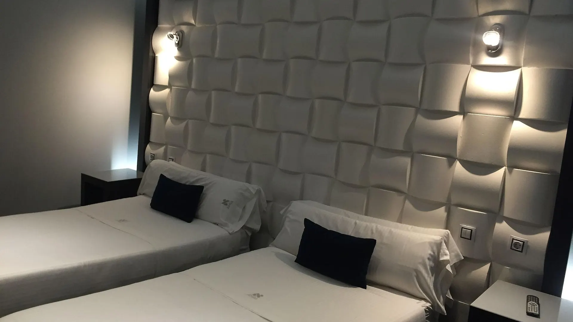 Konukevi Amra Barcelona Gran Via Otel