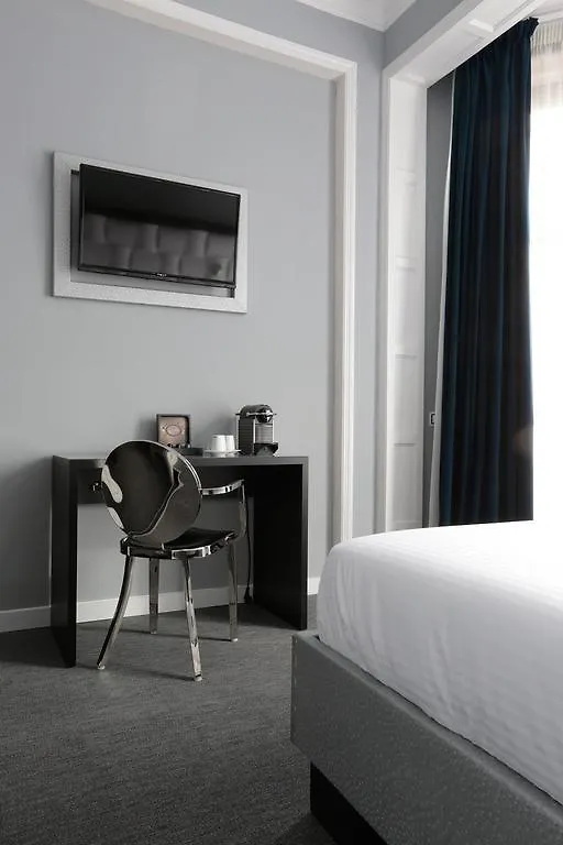 Amra Barcelona Gran Via Otel Konukevi