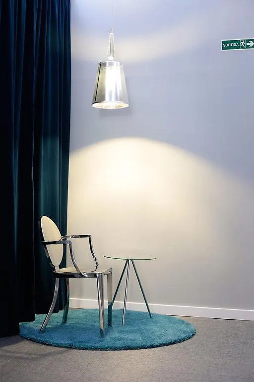 Konukevi Amra Barcelona Gran Via Otel
